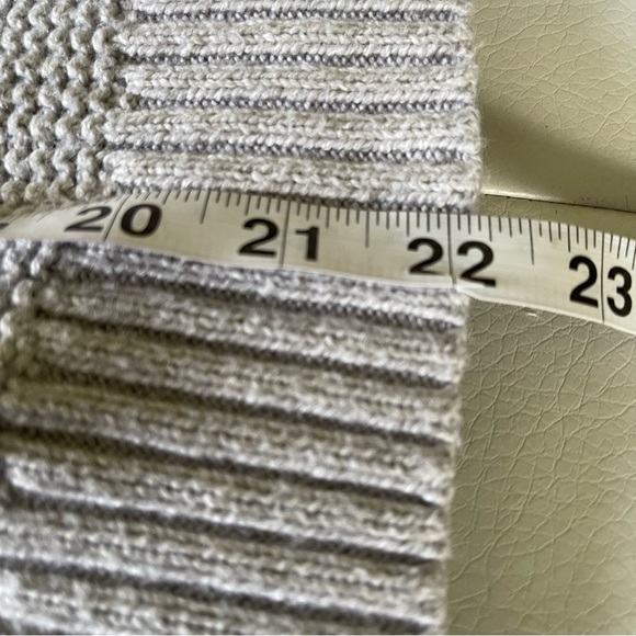 41 HAWTHORN Gray Waffle Knit Cowl Neck Thumb Holes Sweater Size large Stitchfix - Picture 9 of 10